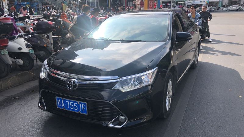 轿车—丰田凯美瑞